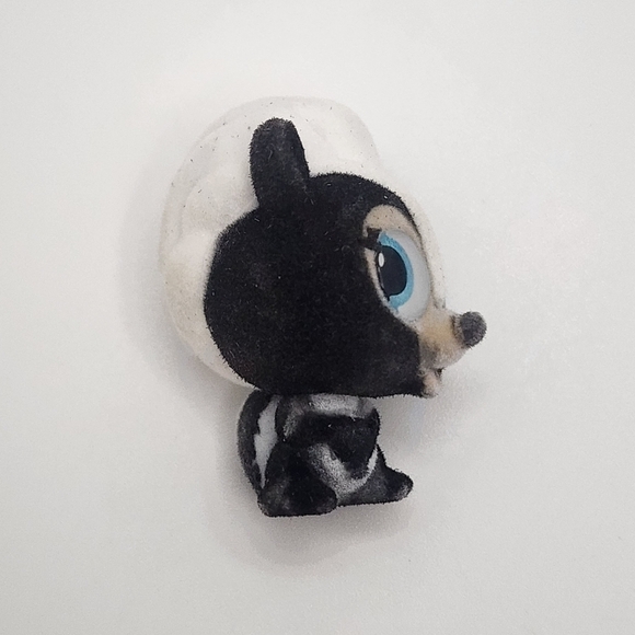 Disney Doorables Series 5 Special Edition "Flower" From Bambi Figurine - Picture 4 of 9